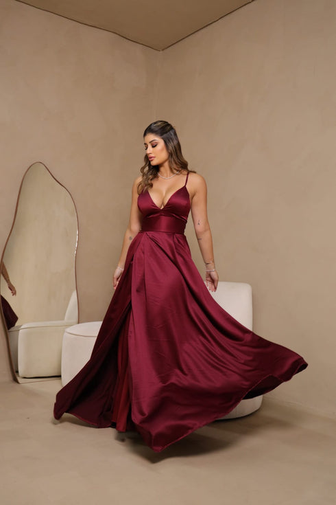 VESTIDO ALCINHA COM DECOTE FENDA LISO VESTIDO DE FESTA PETRA FINA MARSALA P