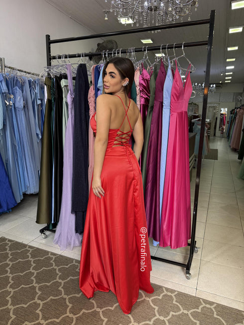 VESTIDO ALCINHA COM DECOTE FENDA LISO