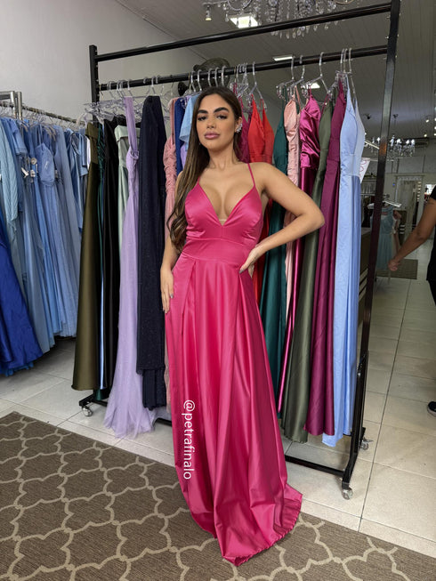 VESTIDO ALCINHA COM DECOTE FENDA LISO