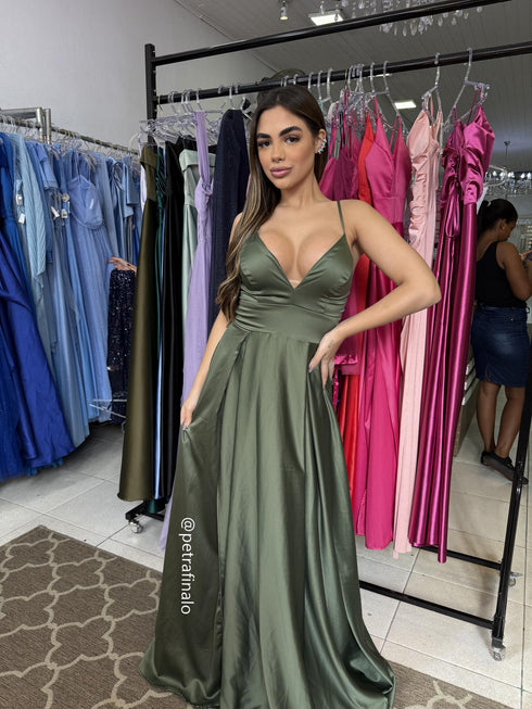 VESTIDO ALCINHA COM DECOTE FENDA LISO