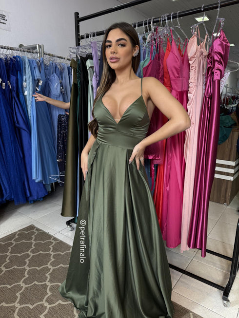 VESTIDO ALCINHA COM DECOTE FENDA LISO