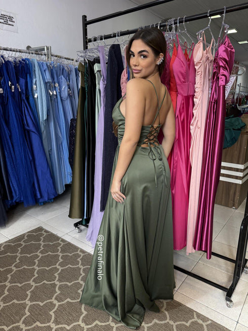 VESTIDO ALCINHA COM DECOTE FENDA LISO