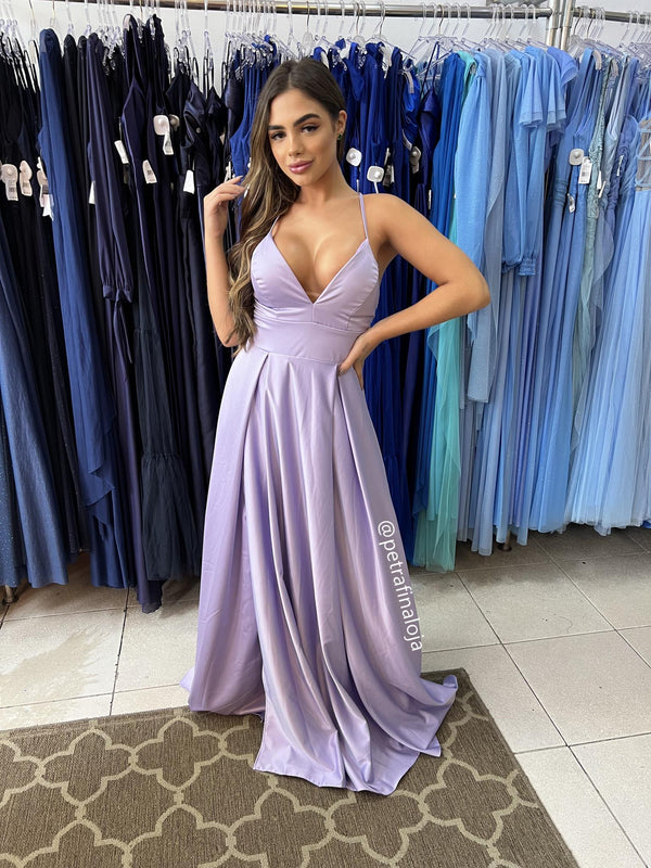 VESTIDO ALCINHA COM DECOTE FENDA LISO VESTIDO DE FESTA PETRA FINA LILAS P