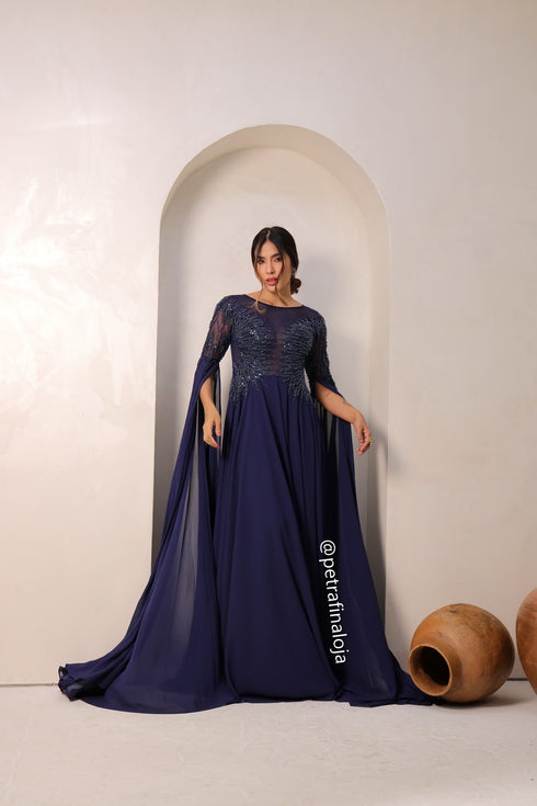 VESTIDO PEDRARIA MANGA CAPA DECOTE