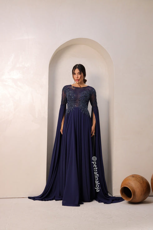 VESTIDO PEDRARIA MANGA CAPA DECOTE