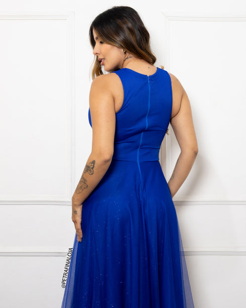 Vestido de gola tule trabalhado